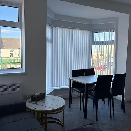 Seaside Apartment *